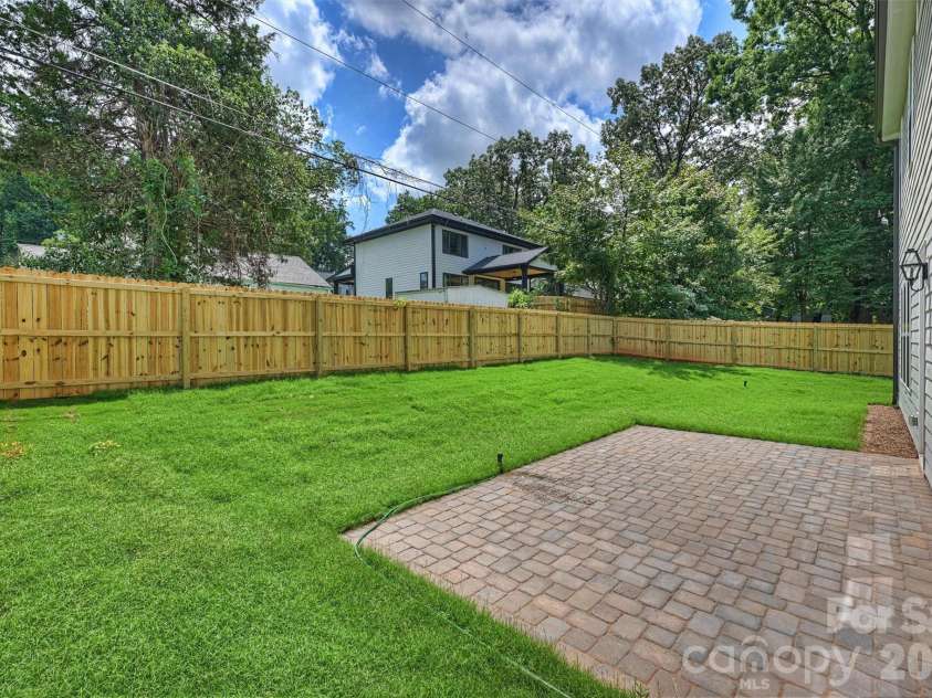 131 Gregg Street, Charlotte, NC 28208.  MLS# CAR4412148, YatesRealty ID 42308. 