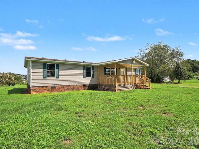 2721 New Salem Road, Monroe, NC 28110.  MLS# CAR4412833, YatesRealty ID 42309. 