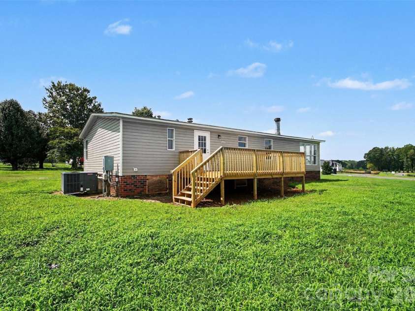 2721 New Salem Road, Monroe, NC 28110.  MLS# CAR4412833, YatesRealty ID 42309. 