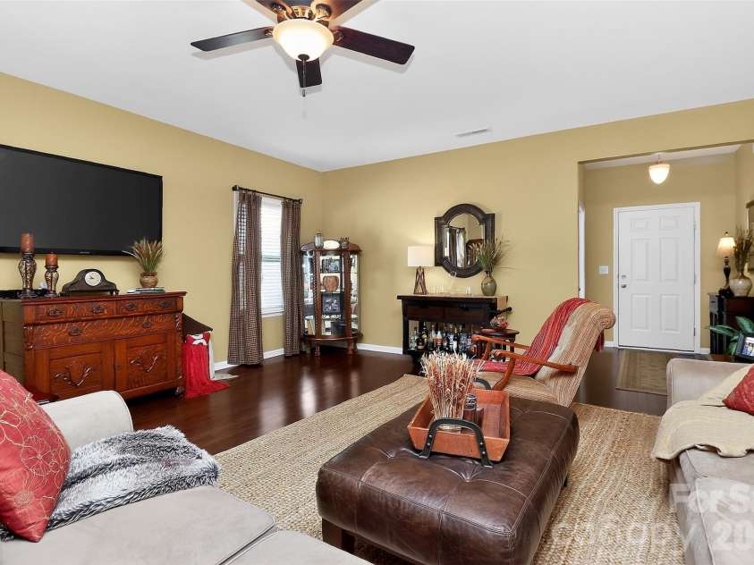 3217 Thorpe Lane, Clover, SC 29710.  MLS# CAR4352311, YatesRealty ID 4231. 