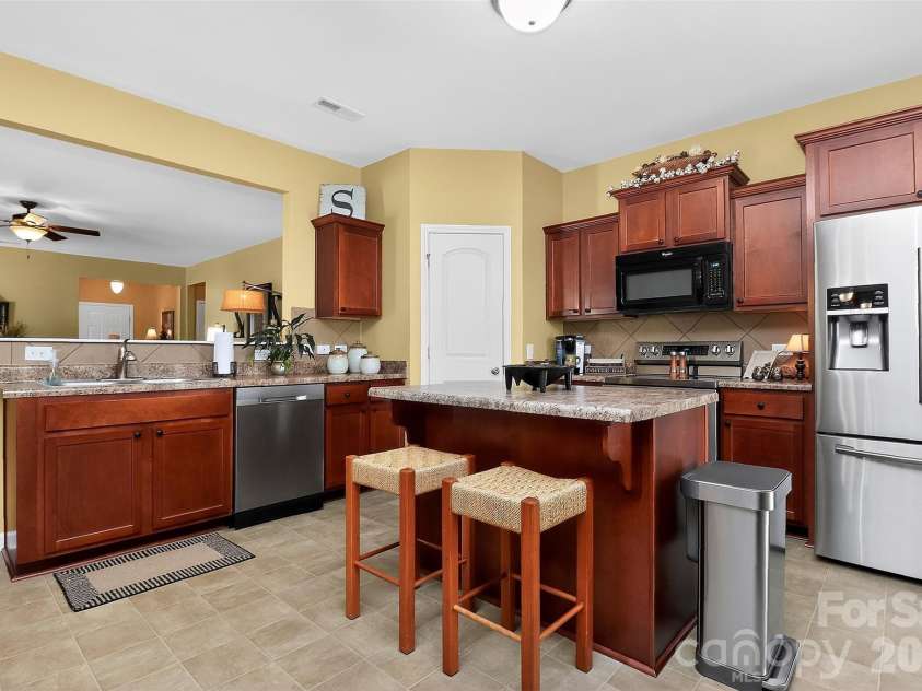 3217 Thorpe Lane, Clover, SC 29710.  MLS# CAR4352311, YatesRealty ID 4231. 