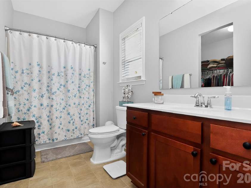 3217 Thorpe Lane, Clover, SC 29710.  MLS# CAR4352311, YatesRealty ID 4231. 