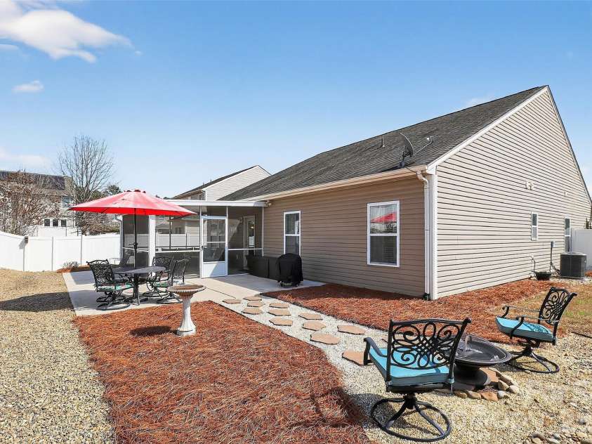 3217 Thorpe Lane, Clover, SC 29710.  MLS# CAR4352311, YatesRealty ID 4231. 