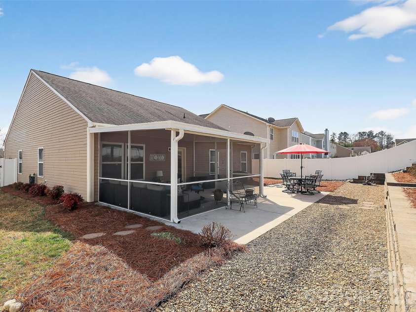 3217 Thorpe Lane, Clover, SC 29710.  MLS# CAR4352311, YatesRealty ID 4231. 
