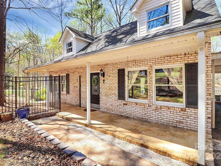 9200 Surrey Road, Mint Hill, NC 28227.  MLS# CAR4240728, YatesRealty ID 4231. 