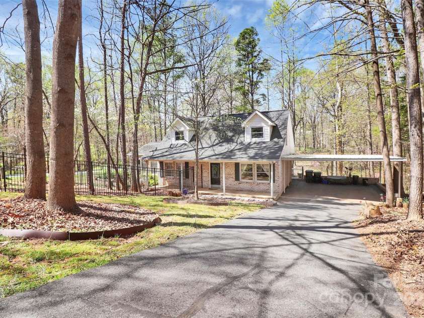 9200 Surrey Road, Mint Hill, NC 28227.  MLS# CAR4240728, YatesRealty ID 4231. 