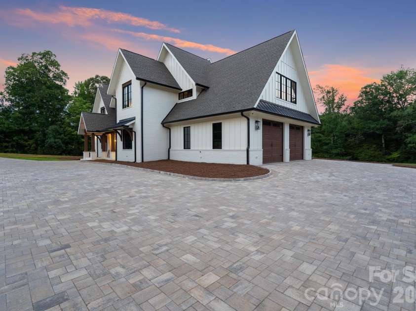 2905 McNeely Farms Drive, Waxhaw, NC 28173.  MLS# CAR4410554, YatesRealty ID 42313. 