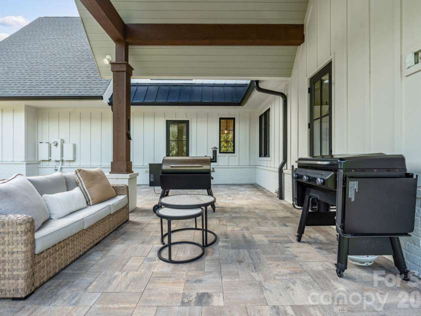 2905 McNeely Farms Drive, Waxhaw, NC 28173.  MLS# CAR4410554, YatesRealty ID 42313. 
