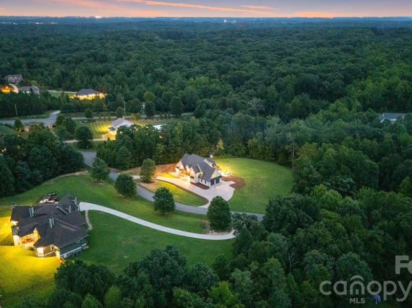 2905 McNeely Farms Drive, Waxhaw, NC 28173.  MLS# CAR4410554, YatesRealty ID 42313. 