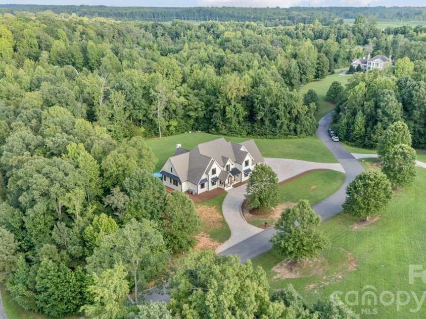 2905 McNeely Farms Drive, Waxhaw, NC 28173.  MLS# CAR4410554, YatesRealty ID 42313. 