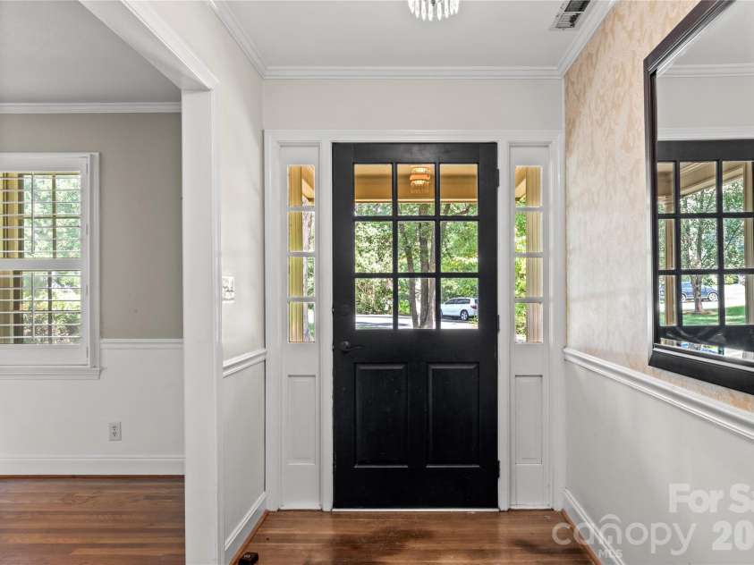 560 Kelway Place, Winston Salem, NC 27104.  MLS# CAR4412043, YatesRealty ID 42314. 