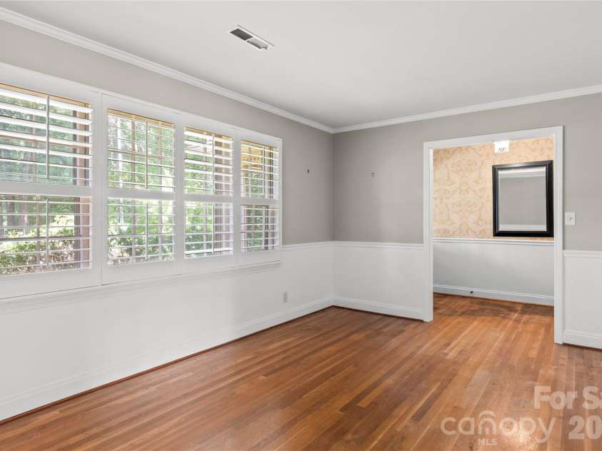 560 Kelway Place, Winston Salem, NC 27104.  MLS# CAR4412043, YatesRealty ID 42314. 