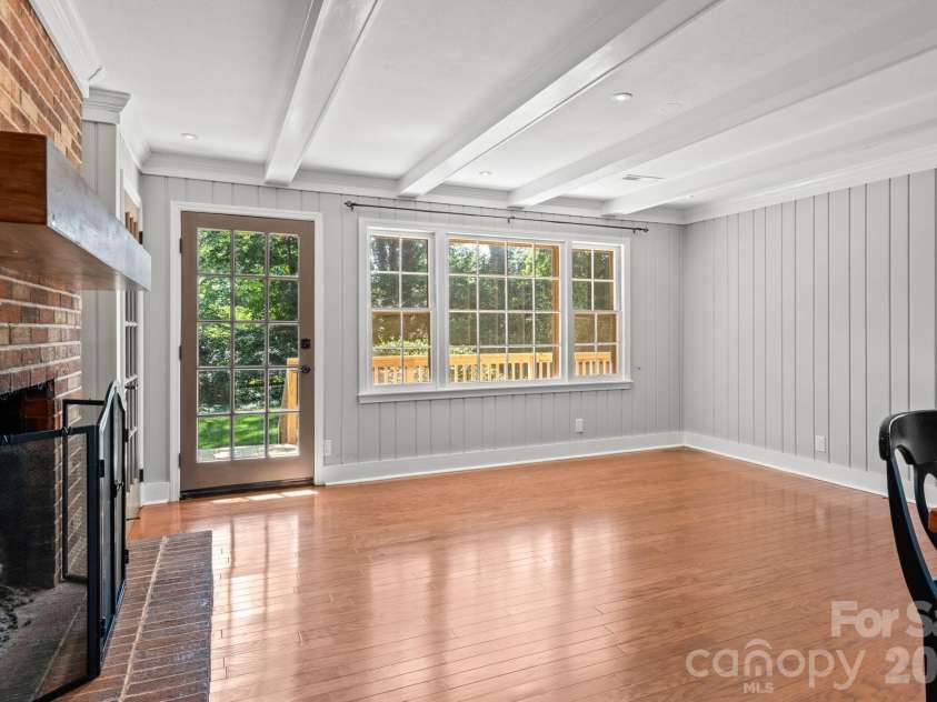 560 Kelway Place, Winston Salem, NC 27104.  MLS# CAR4412043, YatesRealty ID 42314. 