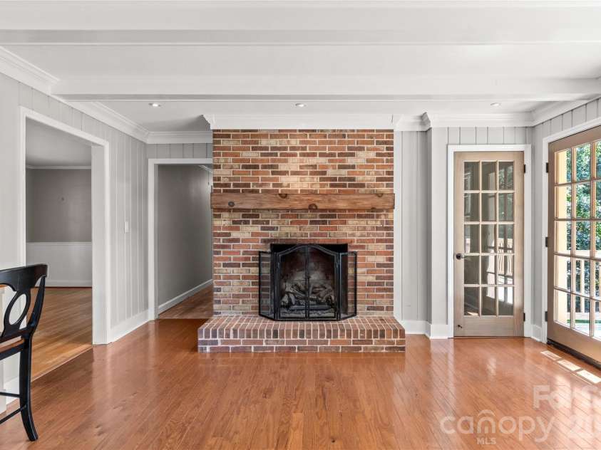 560 Kelway Place, Winston Salem, NC 27104.  MLS# CAR4412043, YatesRealty ID 42314. 