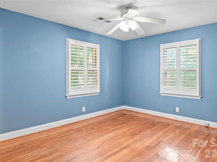 560 Kelway Place, Winston Salem, NC 27104.  MLS# CAR4412043, YatesRealty ID 42314. 