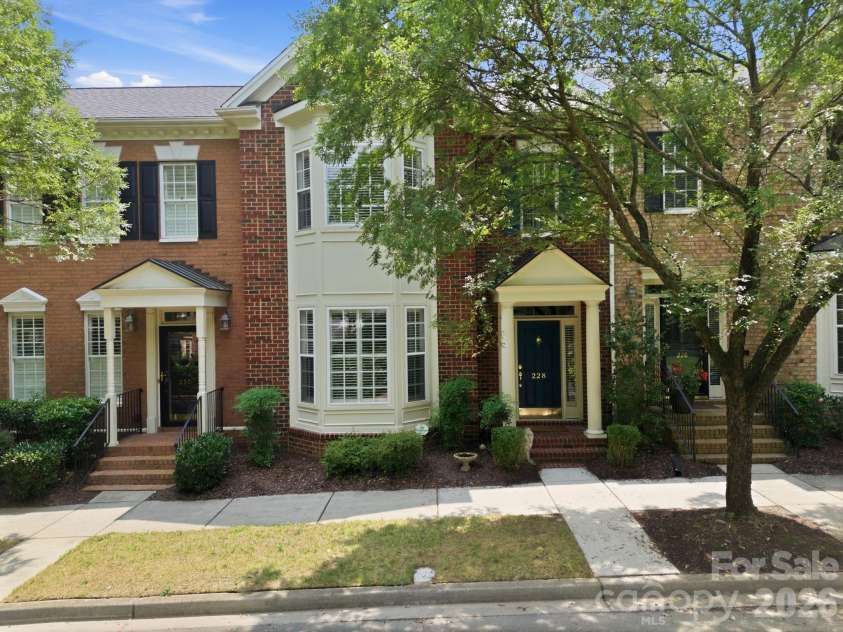 228 Faulkner Way, Davidson, NC 28036.  MLS# CAR4406617, YatesRealty ID 42318. 