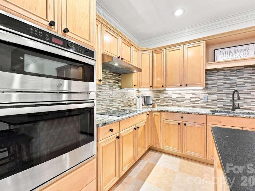 228 Faulkner Way, Davidson, NC 28036.  MLS# CAR4406617, YatesRealty ID 42318. 