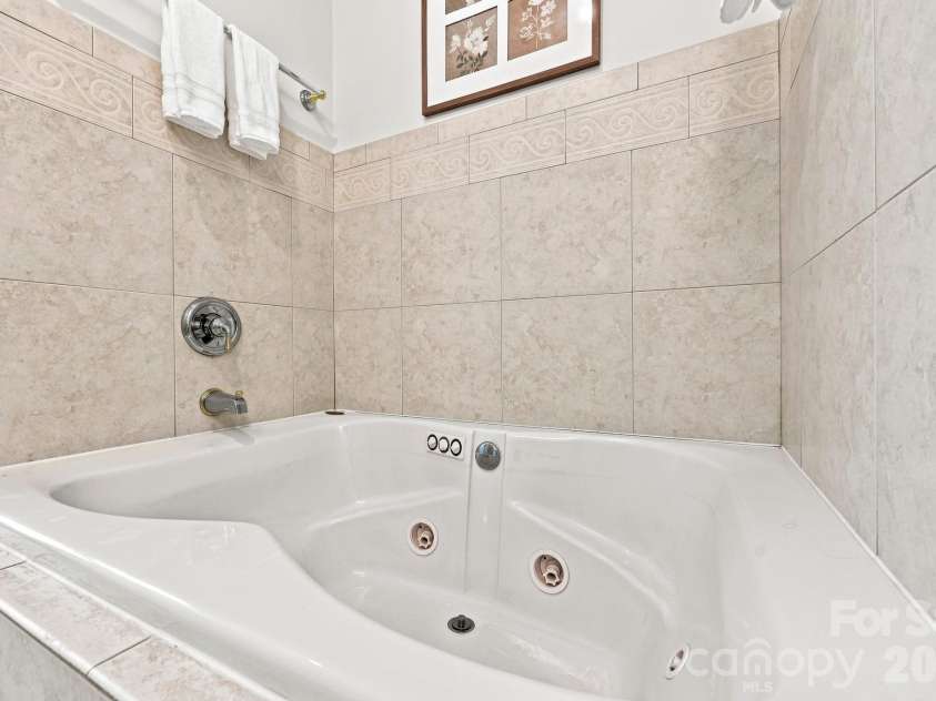 228 Faulkner Way, Davidson, NC 28036.  MLS# CAR4406617, YatesRealty ID 42318. 