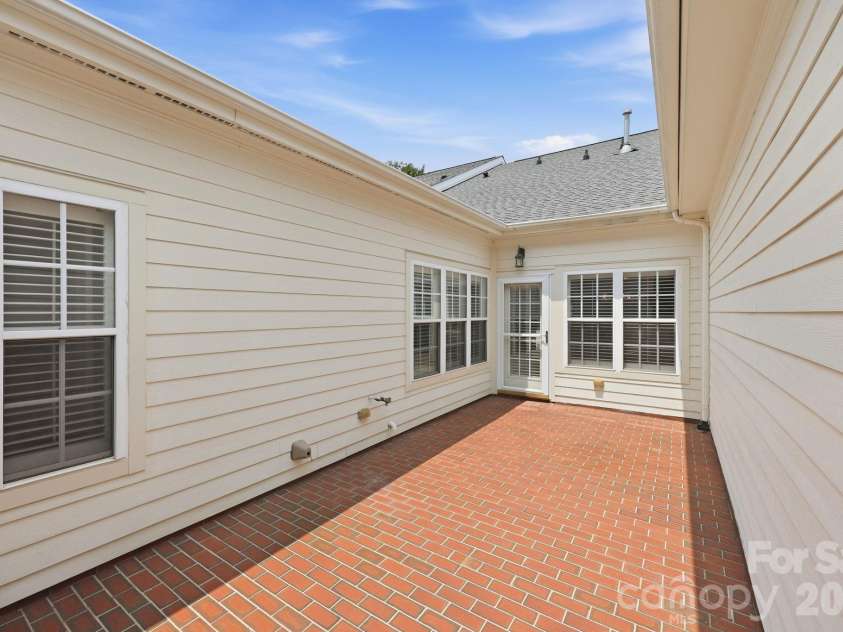 228 Faulkner Way, Davidson, NC 28036.  MLS# CAR4406617, YatesRealty ID 42318. 