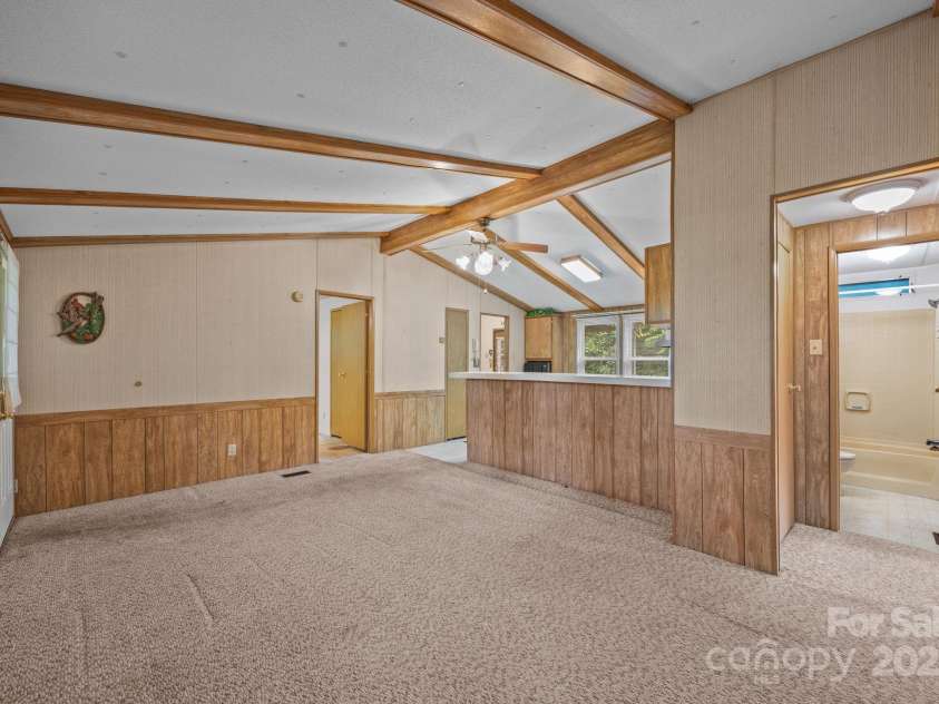 101 Serenity Lane, Clyde, NC 28721.  MLS# CAR4306023, YatesRealty ID 4232. 