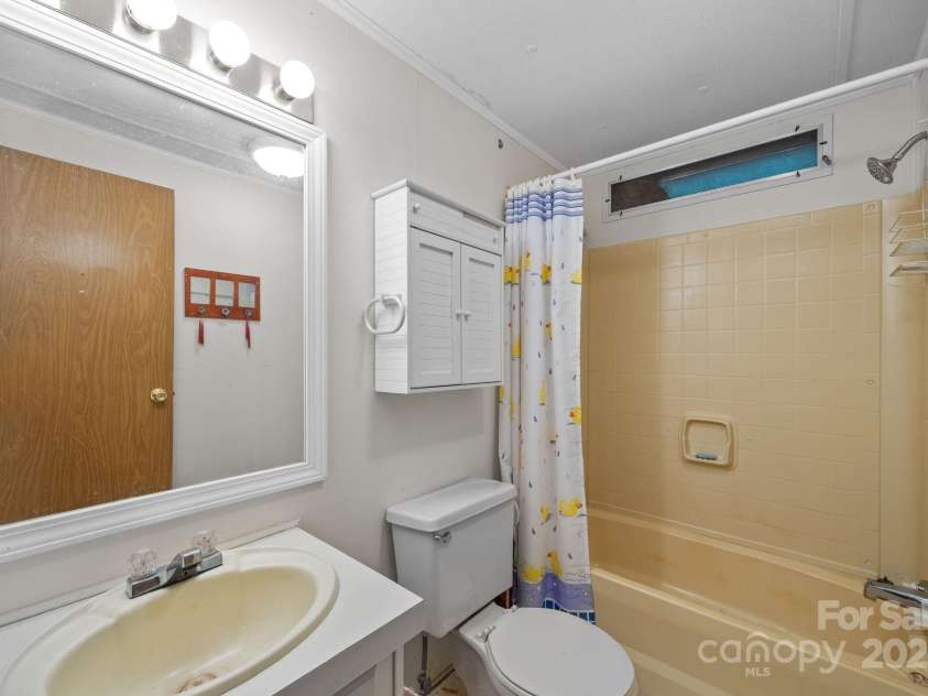 101 Serenity Lane, Clyde, NC 28721.  MLS# CAR4306023, YatesRealty ID 4232. 