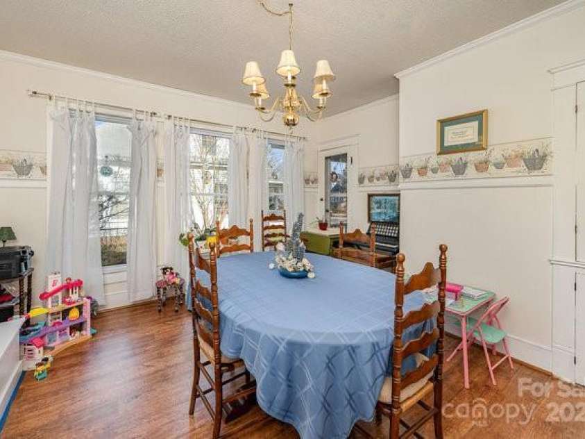 517 Stockton Street, Statesville, NC 28677.  MLS# CAR4221237, YatesRealty ID 4232. 