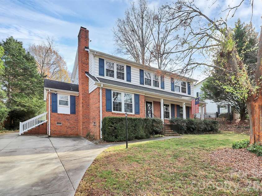 7501 Folger Drive, Charlotte, NC 28226.  MLS# CAR4325075, YatesRealty ID 4232. Ample driveway parking