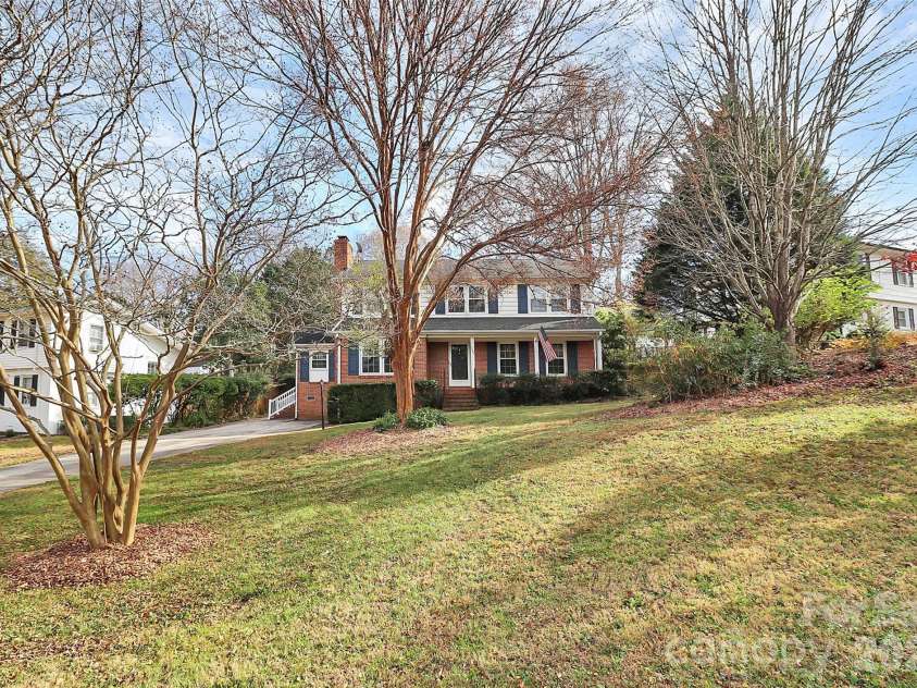 7501 Folger Drive, Charlotte, NC 28226.  MLS# CAR4325075, YatesRealty ID 4232. Come see for yourself!