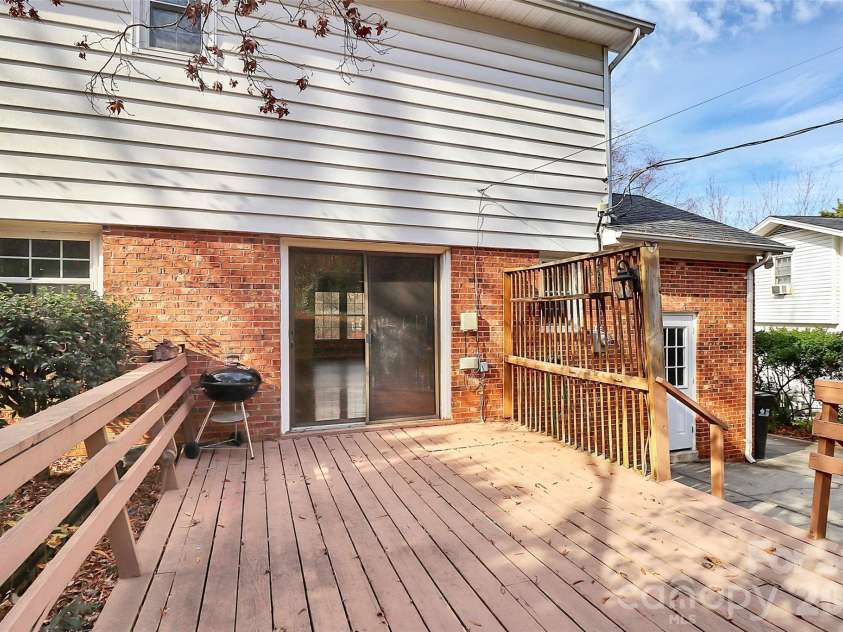 7501 Folger Drive, Charlotte, NC 28226.  MLS# CAR4325075, YatesRealty ID 4232. Private deck