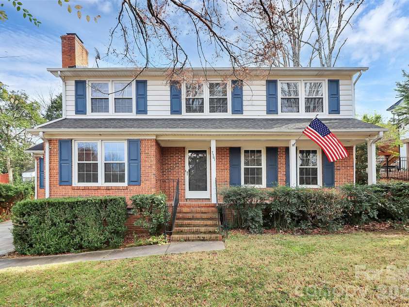 7501 Folger Drive, Charlotte, NC 28226.  MLS# CAR4325075, YatesRealty ID 4232. Welcome to 7501 Folger Drive!