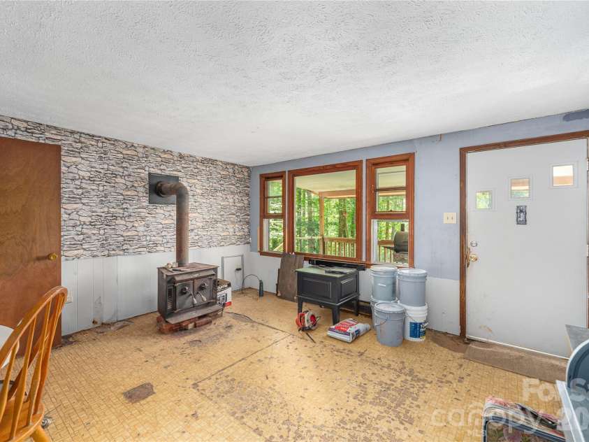 245 Bert Lane Road, Brevard, NC 28712.  MLS# CAR4407588, YatesRealty ID 42320. 