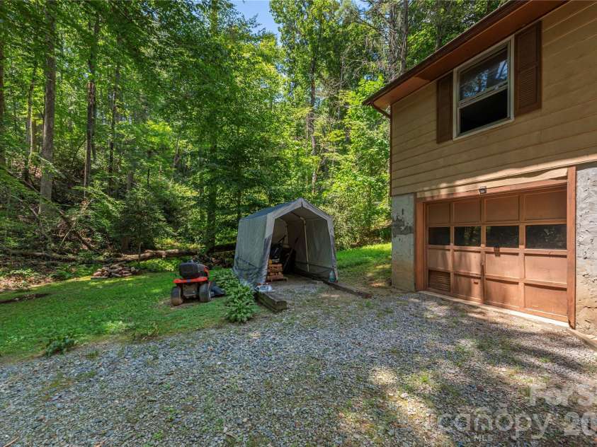 245 Bert Lane Road, Brevard, NC 28712.  MLS# CAR4407588, YatesRealty ID 42320. 