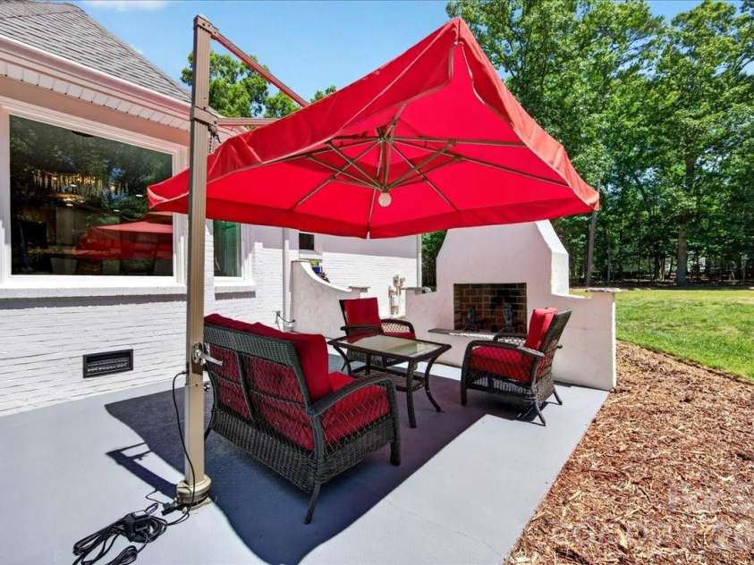 11100 Tara Oaks Drive, Mint Hill, NC 28227.  MLS# CAR4400778, YatesRealty ID 42321. 