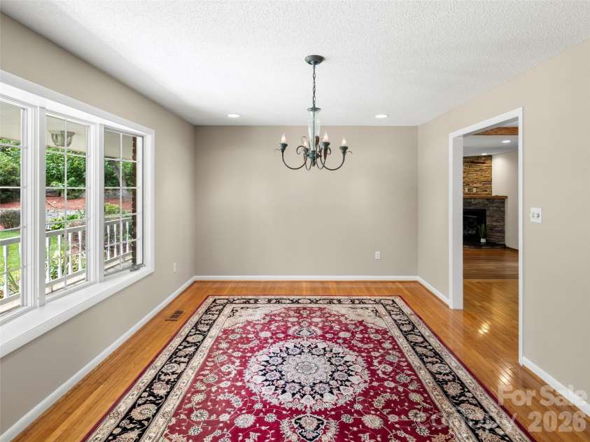 8 English Place, Candler, NC 28715.  MLS# CAR4411536, YatesRealty ID 42327. 
