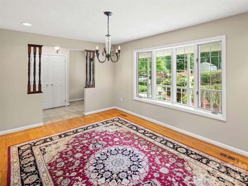 8 English Place, Candler, NC 28715.  MLS# CAR4411536, YatesRealty ID 42327. 