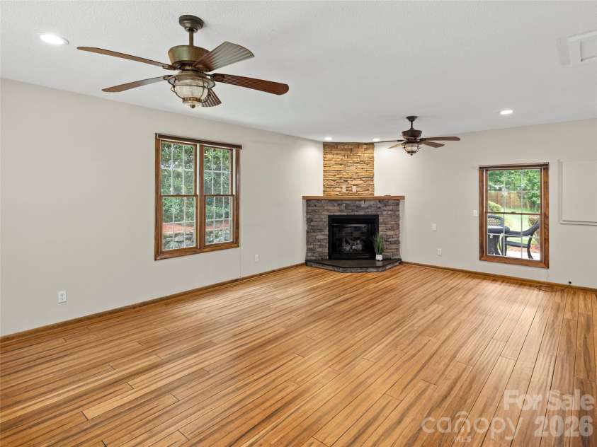 8 English Place, Candler, NC 28715.  MLS# CAR4411536, YatesRealty ID 42327. 