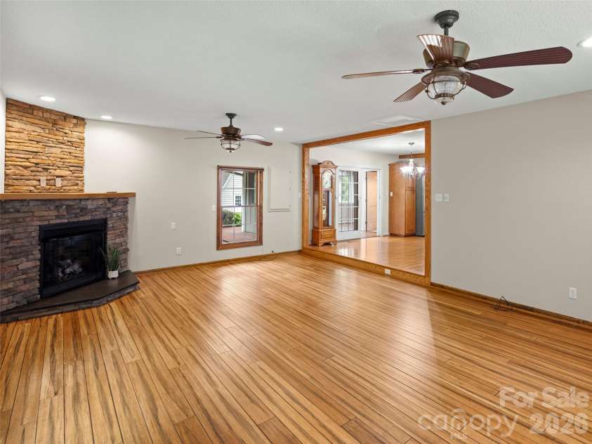8 English Place, Candler, NC 28715.  MLS# CAR4411536, YatesRealty ID 42327. 