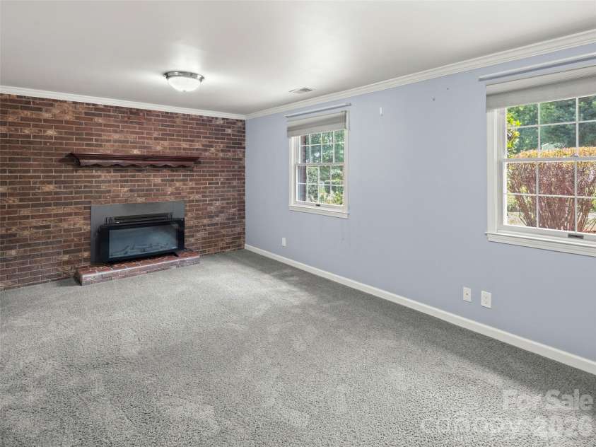 8 English Place, Candler, NC 28715.  MLS# CAR4411536, YatesRealty ID 42327. 