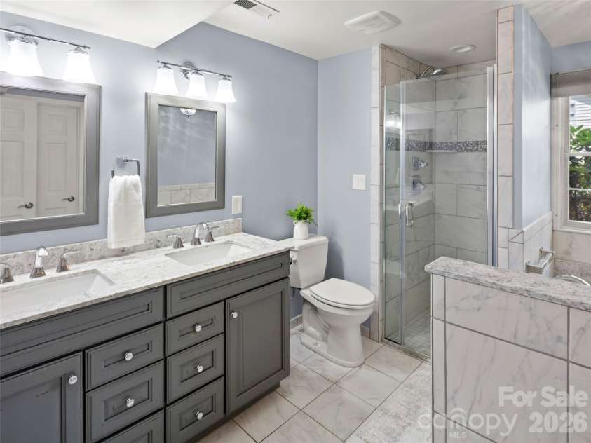 8 English Place, Candler, NC 28715.  MLS# CAR4411536, YatesRealty ID 42327. 