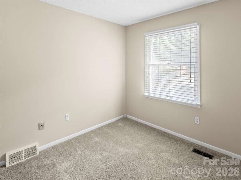 8 English Place, Candler, NC 28715.  MLS# CAR4411536, YatesRealty ID 42327. 