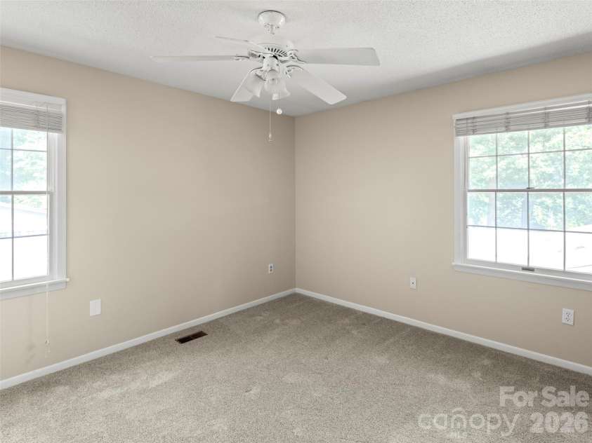 8 English Place, Candler, NC 28715.  MLS# CAR4411536, YatesRealty ID 42327. 