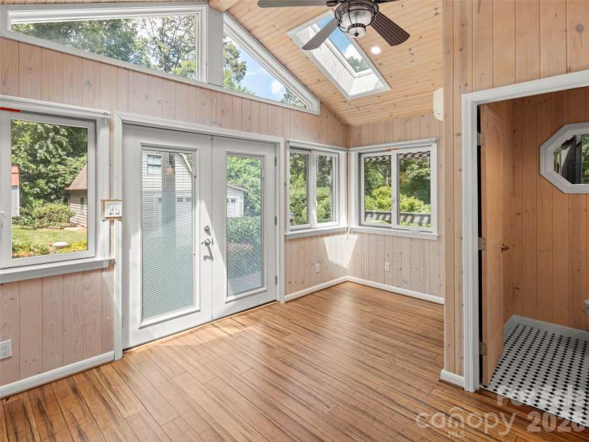 8 English Place, Candler, NC 28715.  MLS# CAR4411536, YatesRealty ID 42327. 