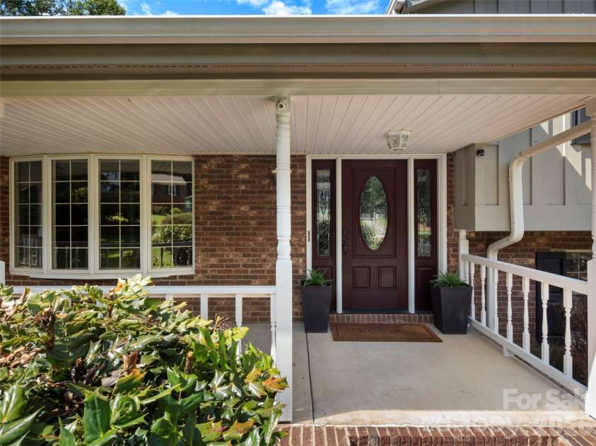 8 English Place, Candler, NC 28715.  MLS# CAR4411536, YatesRealty ID 42327. 