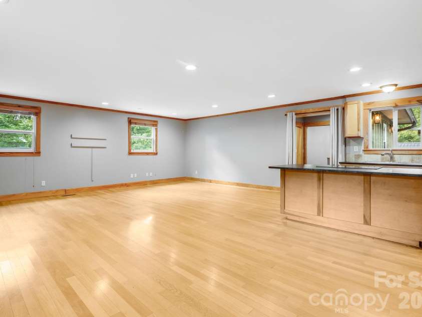 10 Davenport Place, Asheville, NC 28806.  MLS# CAR4383059, YatesRealty ID 42328. Main living area open floor plan