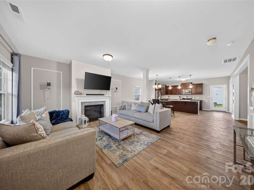 5137 Thomasville Drive, Belmont, NC 28012.  MLS# CAR4399379, YatesRealty ID 42329. 