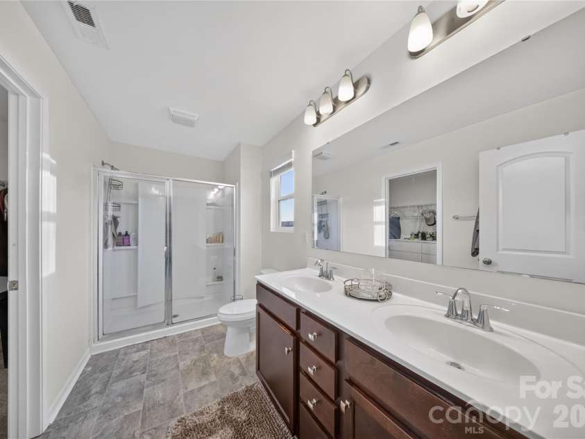 5137 Thomasville Drive, Belmont, NC 28012.  MLS# CAR4399379, YatesRealty ID 42329. 