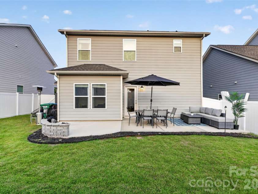 5137 Thomasville Drive, Belmont, NC 28012.  MLS# CAR4399379, YatesRealty ID 42329. 