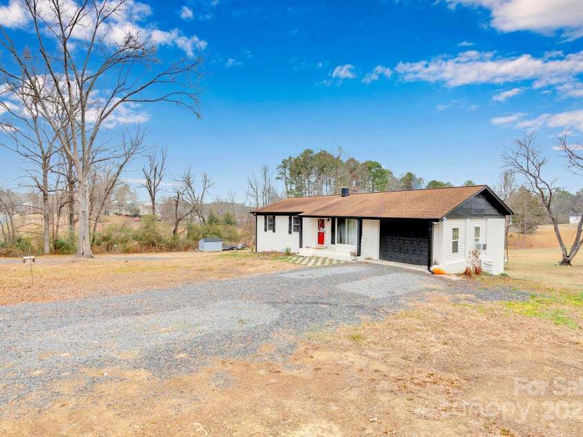 17154 Frog Pond Road, Oakboro, NC 28129.  MLS# CAR4328217, YatesRealty ID 4233. 