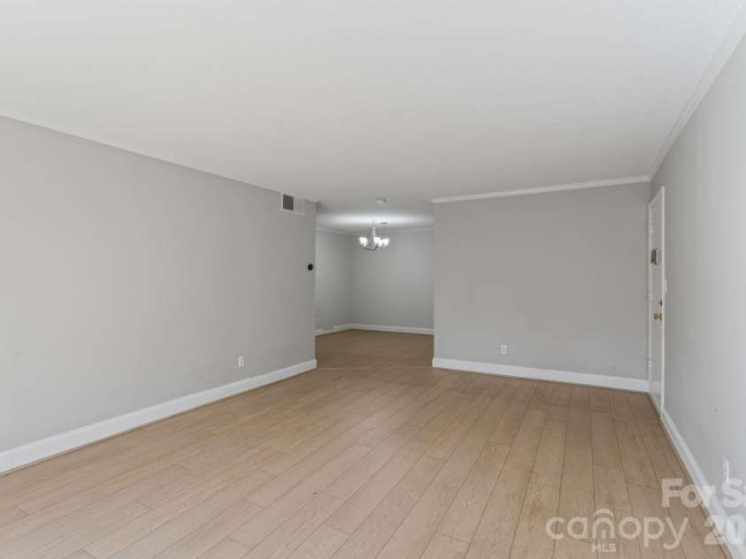 4747 Hedgemore Drive, Charlotte, NC 28209.  MLS# CAR4338250, YatesRealty ID 4233. 