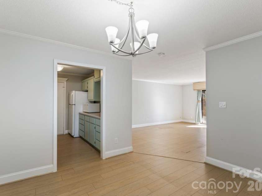 4747 Hedgemore Drive, Charlotte, NC 28209.  MLS# CAR4338250, YatesRealty ID 4233. 